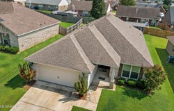 1883 Central Ridge Drive, Southaven, MS 38671