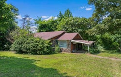 30 Corum Ln, Lexington, AL 35648