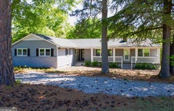 2077 Elberton, Hartwell, GA 30643