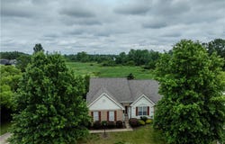 1852 Southpointe Circle NE, Canton, OH 44714