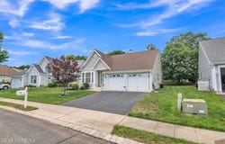 19 Fountain View Drive, Barnegat, NJ 08005