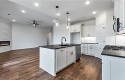 632 Primitivo Avenue, Tontitown, AR 72762