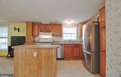 504 MAPLE DRIVE, GREEN LANE, PA 18054