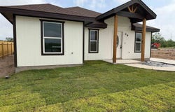 49 Gilberto, Del Rio, TX 78840