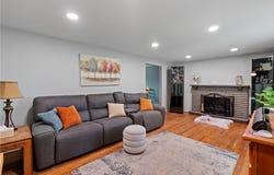 549 Dunn Dr, Whitehall, PA 15227