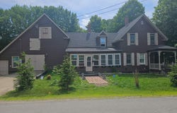 29 River Street, Strong, ME 04983