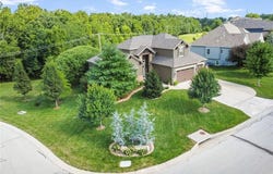 4521 LAKECREST Drive, Shawnee, KS 66218