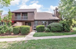 39 Kingsberry Dr, Franklin Twp., NJ 08873-4303