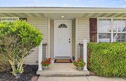 111 Spruce Avenue, Clever, MO 65631