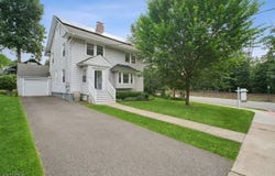 1 Winthrop Pl, Maplewood Twp., NJ 07040-2526