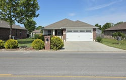 2505 S River Street, Carthage, MO 64836