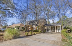 1405 Riverwood Drive, Jackson, MS 39211