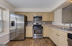46 GRANT Lane, BERLIN, NJ 08009