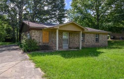 109 LILLY STREET, CLANTON, AL 35045