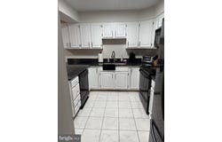 281 E VILLAGE ROAD, SOUTHAMPTON, PA 18966