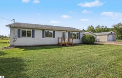 8491 Esmond Road, Hale, MI 48739