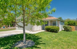 174 Falcon Dr, Luling, TX 78648