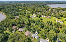 2135 Lake View Ridge Dr NE, Solon, IA 52333