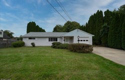 303 Carol Dr, Hackettstown Town, NJ 07840-1820