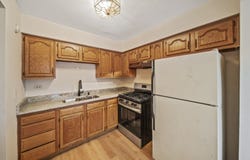 7318 Winthrop Way, Downers Grove, IL 60516
