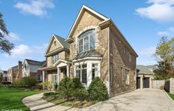117 Iroquois Drive, Clarendon Hills, IL 60514