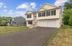 9 Harwich Street, West Haven, CT 06516