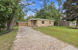 2525 Rogue River Road NE, Belmont, MI 49306