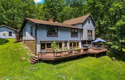 3166 Post Hill Terrace, Henryville, PA 18332