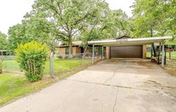 814 Branding Iron Trail, Granbury, TX 76049