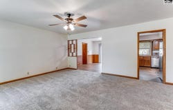 1404 Aurora Dr, Hutchinson, KS 67501
