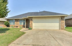 531 E Juniper Lane, Mustang, OK 73064
