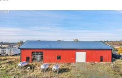100/200 RUNNING DOGS LN, St. Helens, OR 97051