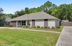 217 Henley Place, Bay Saint Louis, MS 39520