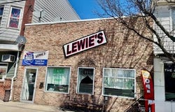 21 S LEHIGH AVENUE, FRACKVILLE, PA 17931
