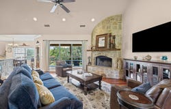 421 Huck Finn TRL, Dripping Springs, TX 78620