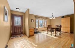 5620 W Pebble Creek Rd, Sioux Falls, SD 57106-2024