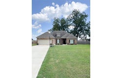 2137 Waterstone Drive, Deatsville, AL 36022