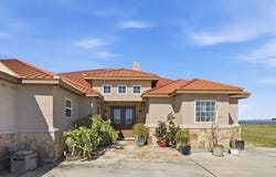125 Dockside Dr, Rockport, TX 78382