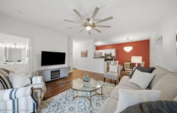 10200 Deer Vista Dr, Louisville, KY 40291