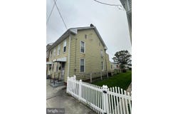 229 LOCUST Street, HANOVER, PA 17331