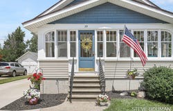 39 W CHERRY AVENUE, ZEELAND, MI 49464