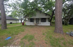 1903 N Main Street, Bonham, TX 75418