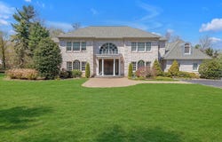 8 Norgate Road, Brookville, NY 11545