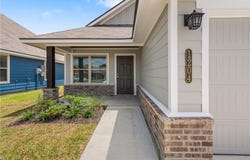 1204 Highgarden Drive, Navasota, TX 77868
