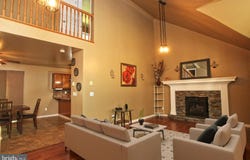 158 DAVIS CIRCLE, BUSHKILL, PA 18324
