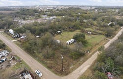 216 Melondale Drive, Elm Mott, TX 76640