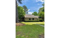 215 W Castlewood Drive, Selma, AL 36701