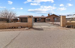 902 Calle Loma, Espanola, NM 87532