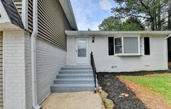 1094 Amber Ridge SW, Lilburn, GA 30047