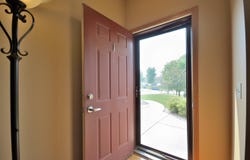 1014 E Woodview Ct, Slinger, WI 53086